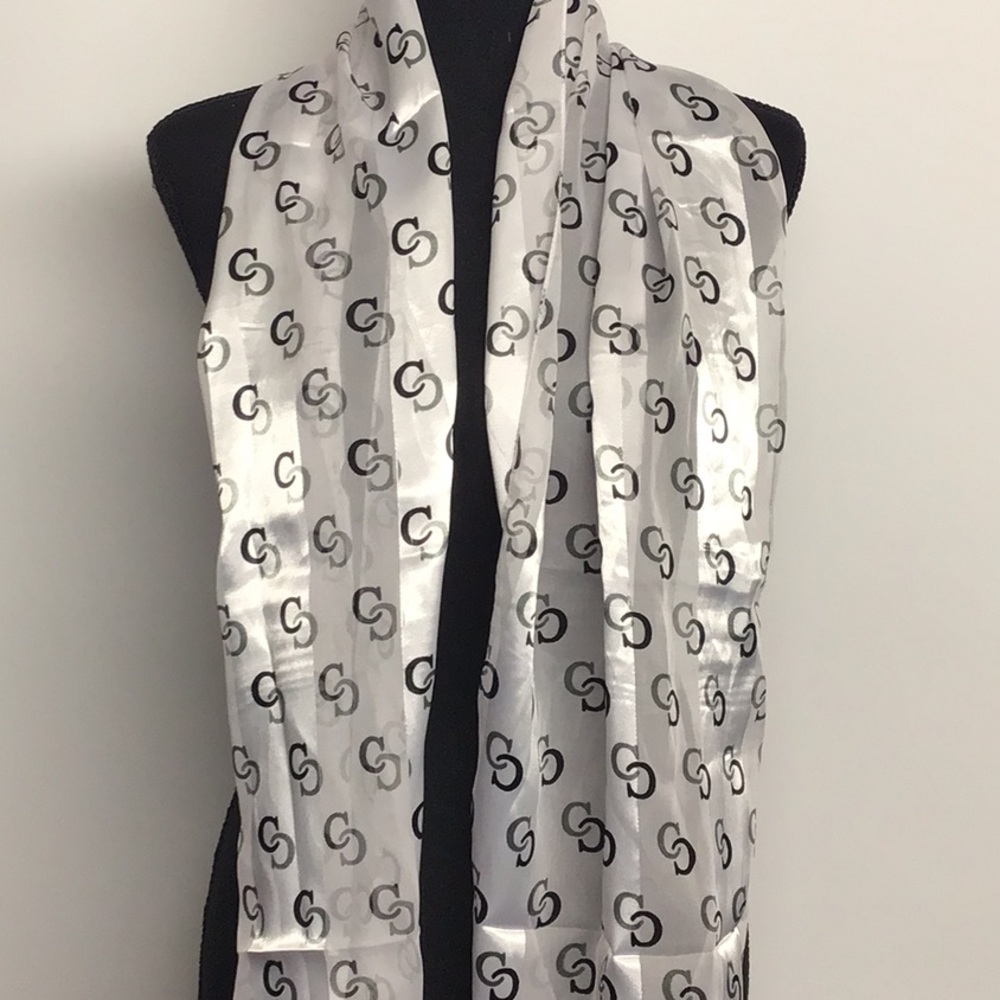 Women head neck fashion monogram C scarf 1155 NWT